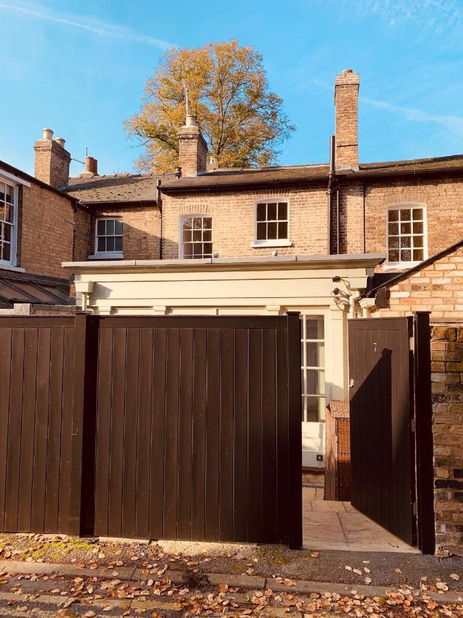 The Midsummer Common - Modern & Spacious 2bdr House With Garden Apartment